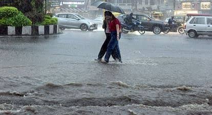 आज का मौसम: होगी तबाही की बारिश, इन राज्यों को भी IMD ने किया अलर्ट…