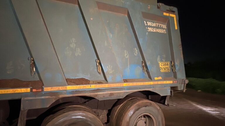 रातों-रात मुरूम की लूट ट्रकों, JCB मशीनों के साथ खुलेआम खनन – दलाल के संरक्षण में प्रशासन मौन…