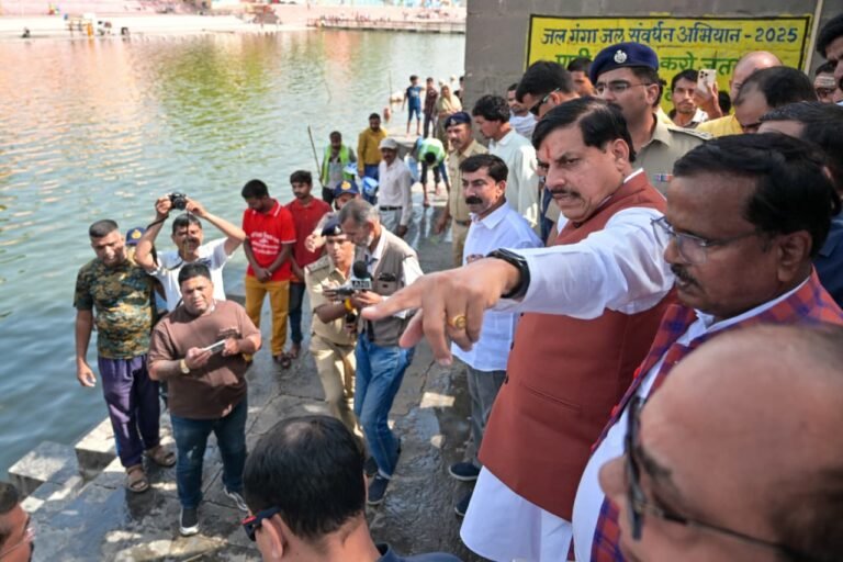 सीएम डॉ. यादव ने उज्जैन में किया विकास कार्यों का निरीक्षण, कहा- भविष्य के मद्देनजर पूरी योजना के साथ हो रहा काम